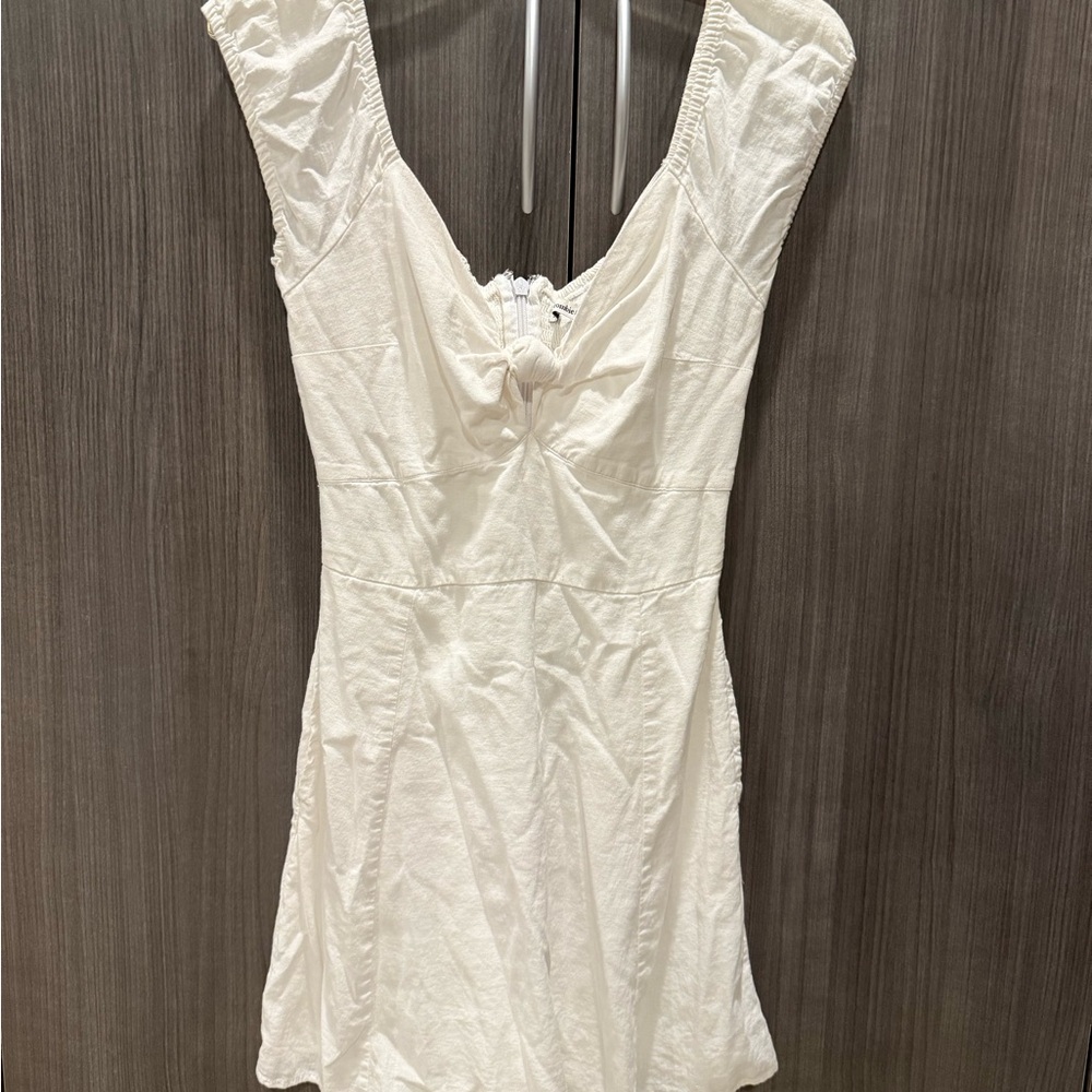 Abercrombie & Fitch White Knot Detail Top